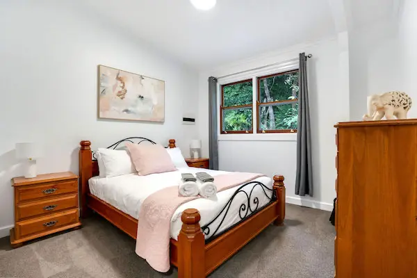 3 rooms with 6 beds to sleep 10 adults